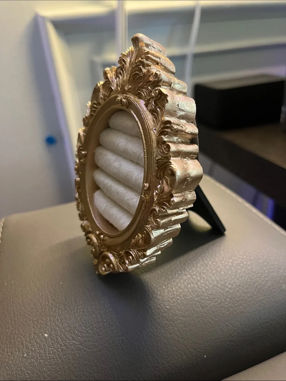 Ornate Gold Velvet Ring Display Frame — BNWT